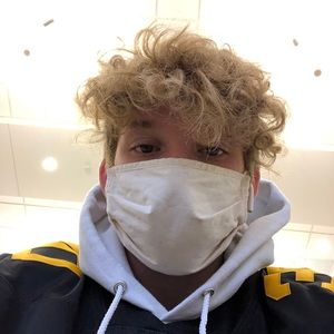 Meet your Posher, Davis